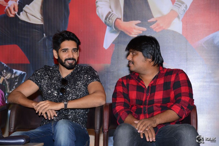 Aatadukundam-Raa-Movie-Success-Meet